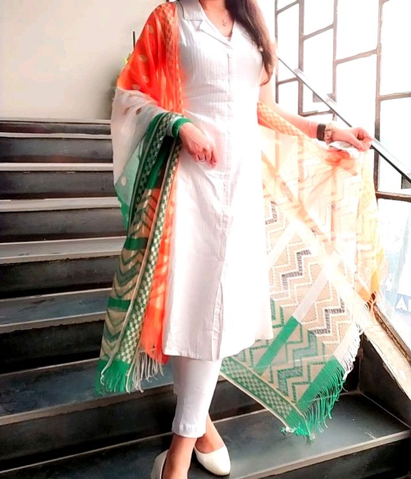 Awesome And Gorgeous Plain White Kurti