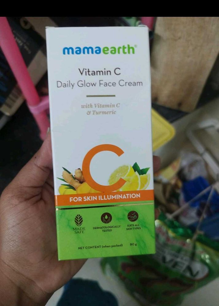 Mamaearth Vitamin C Daily Glow Cream eam