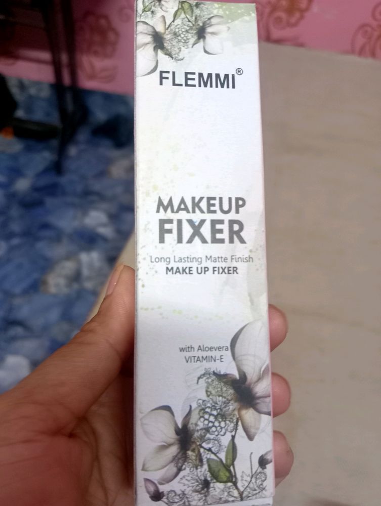 makeup fixer with aloevera nd vitamin E long lasting matte finish