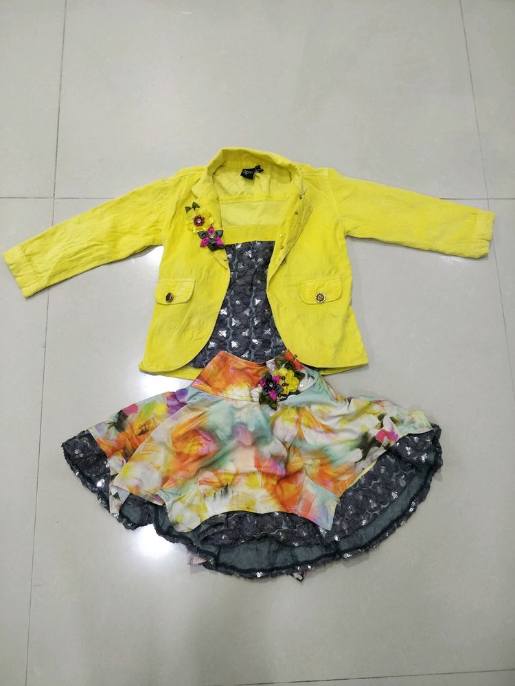 Set Of Skirt And Top Yellow Greay Colour 💛