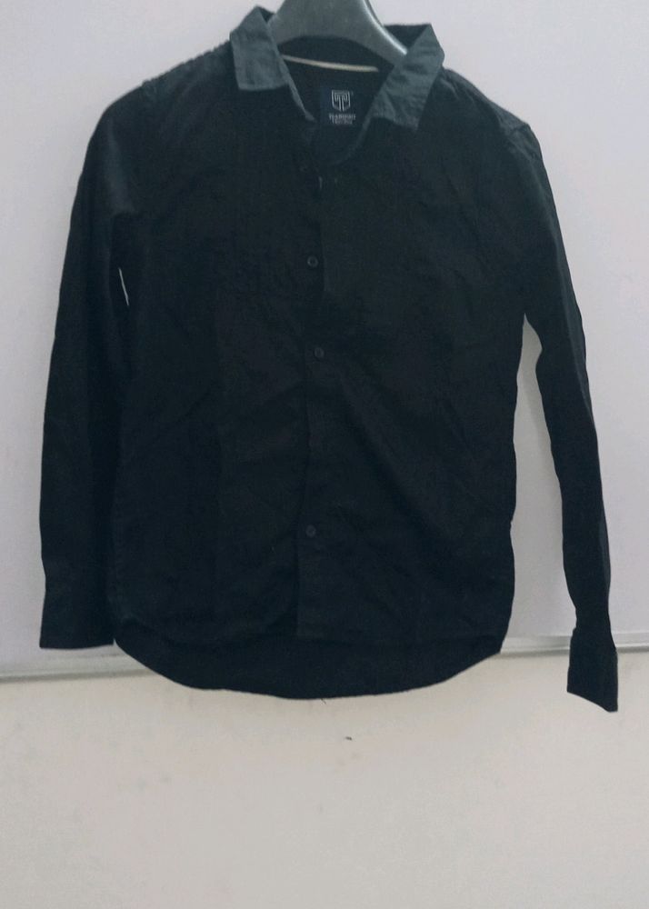 (Like New) Boy Shirt  For 6 to 8year