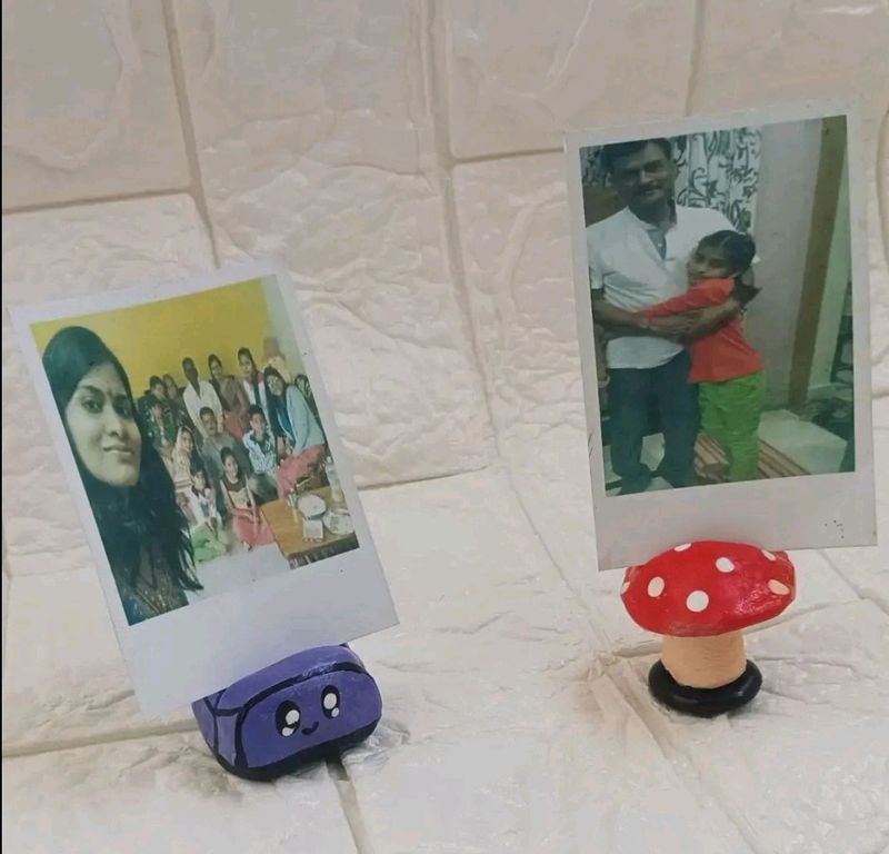 Polaroid Stand