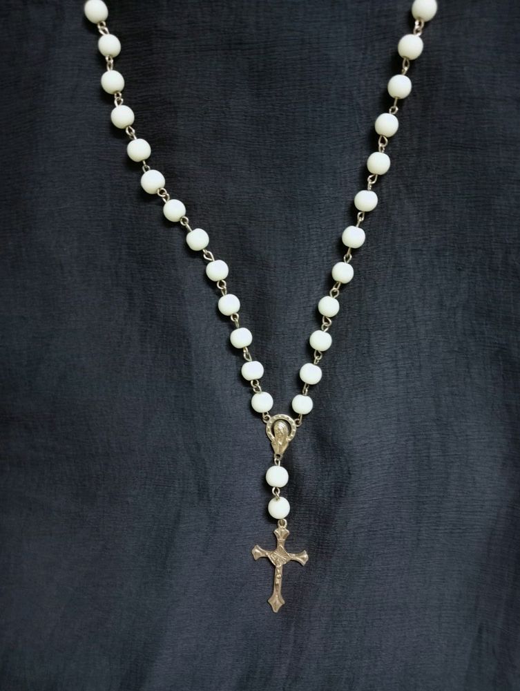 Jesus Christ Necklace (White Pearl)