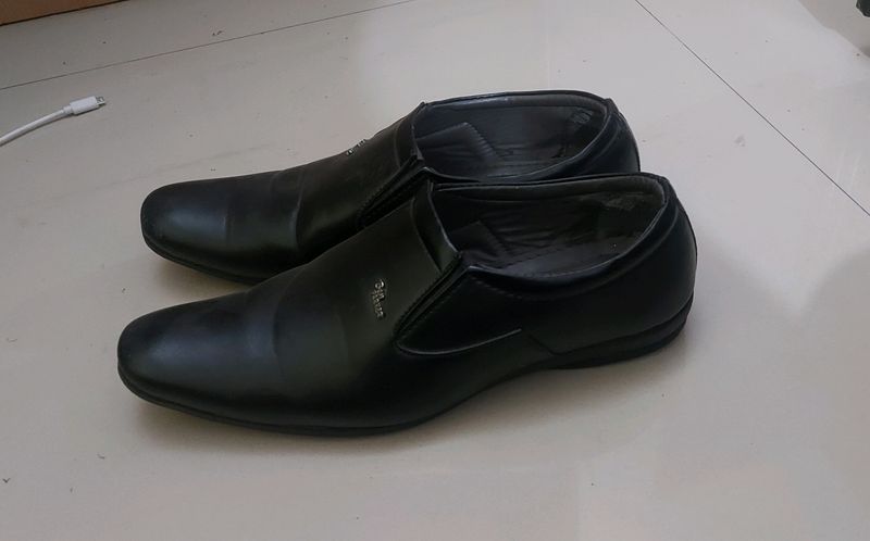 Formal shoes